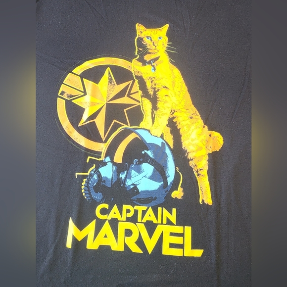 Captain Marvel, Goose the Flerken tshirt, junior cut size XL - Picture 3 of 4